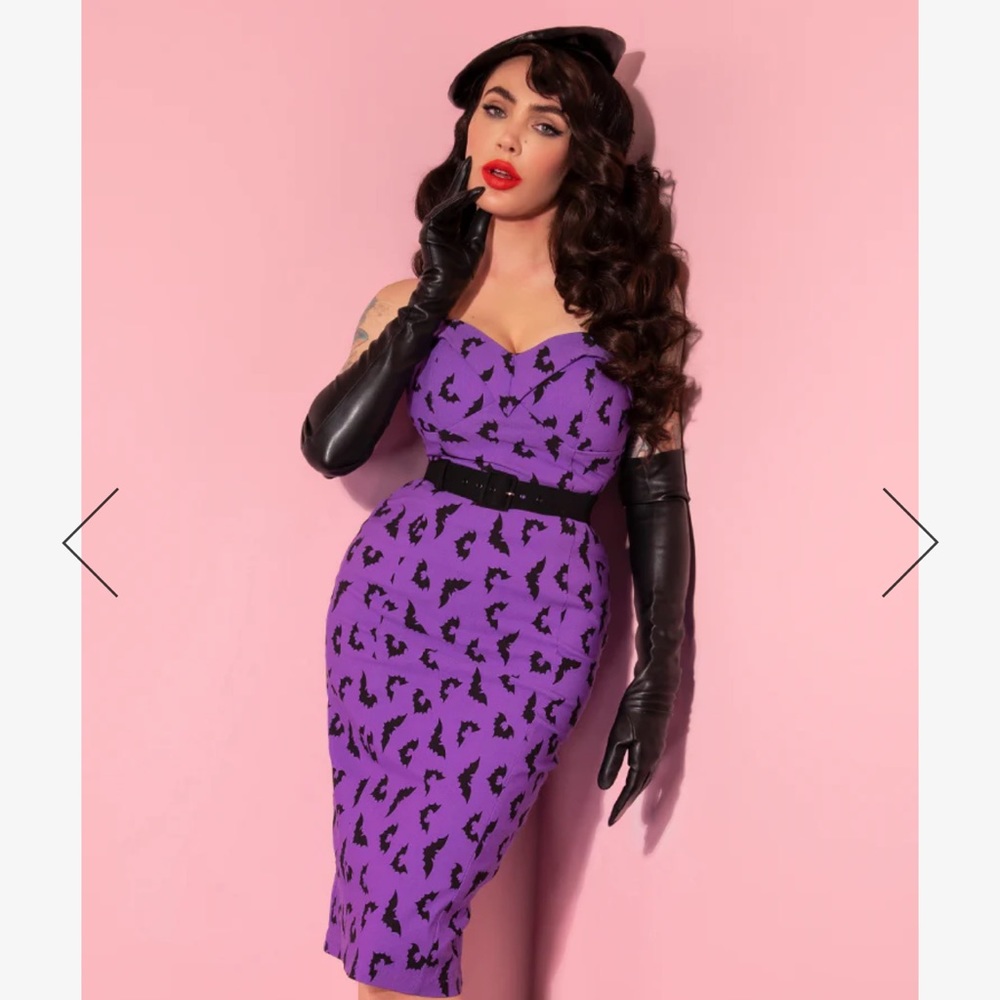 MANEATER WIGGLE DRESS IN BAT PRINT